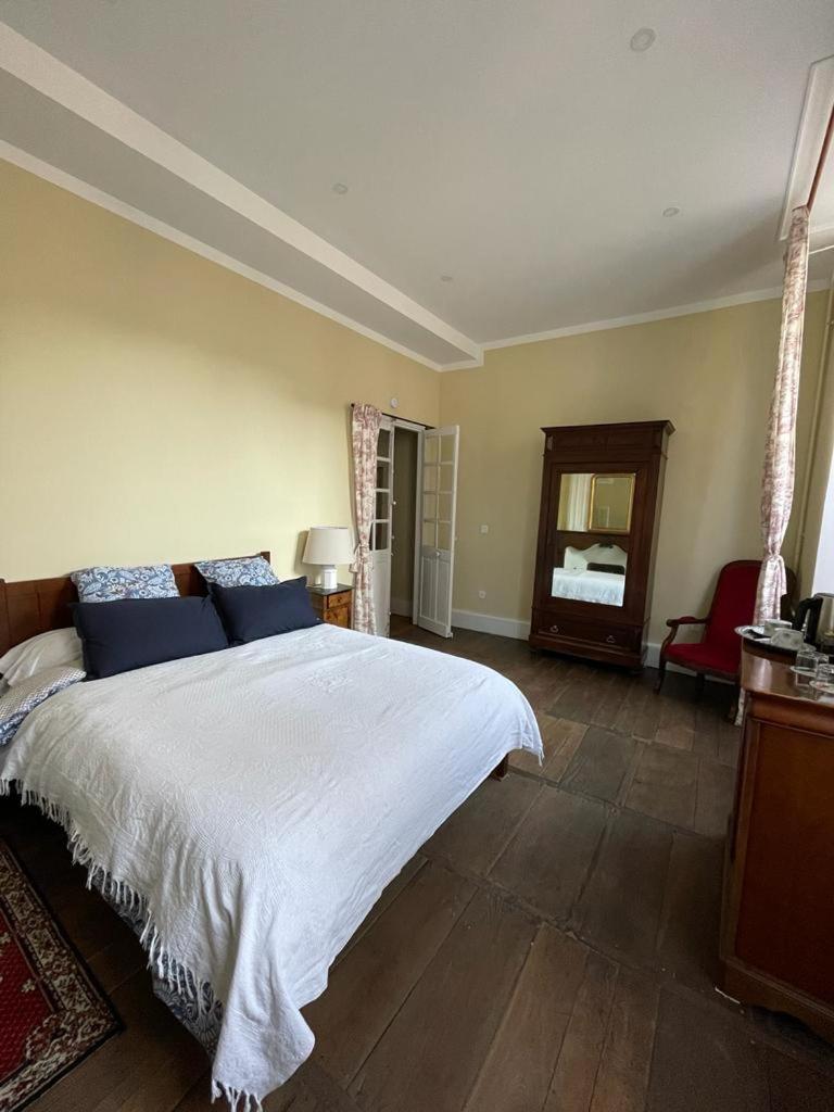 Bed and Breakfast Jardin Des Remparts Ортез Екстер'єр фото